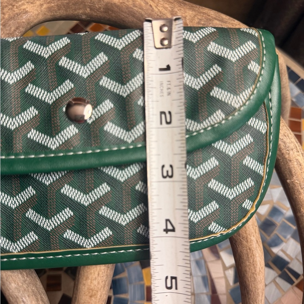 Green Chevron Patterned Women's Fashion Clutch Wristlet NEW - Picture 7 of 8